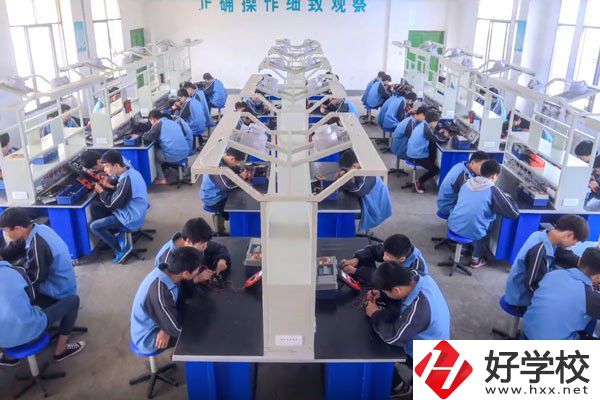 長沙學(xué)服裝設(shè)計(jì)可以去哪些中職？專業(yè)好就業(yè)嗎？