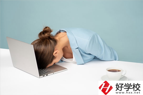 畢業(yè)后在長沙讀中專學(xué)校，該如何選擇專業(yè)呢？