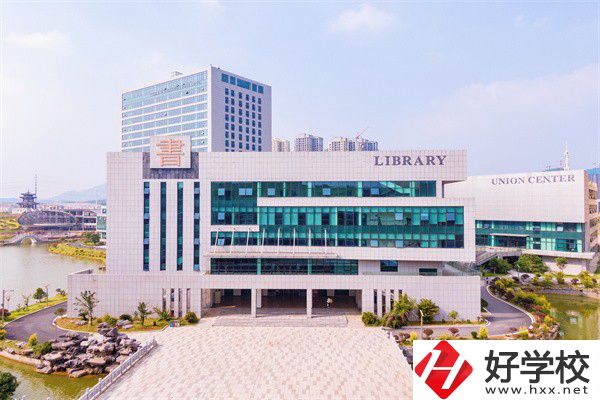 在湖南學(xué)外語(yǔ)可以讀什么職校？最新招生要求是什么？