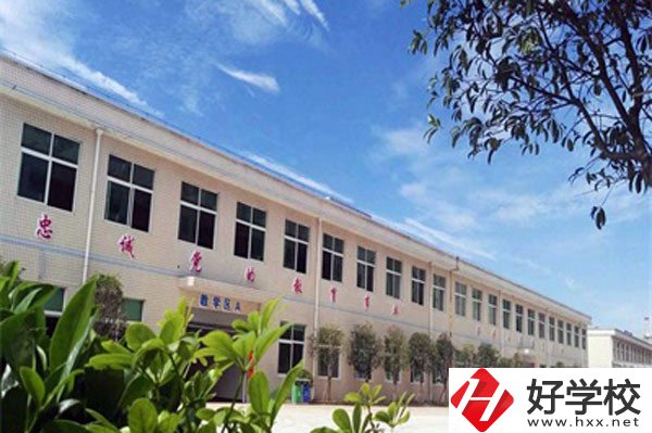 長(zhǎng)沙益立中等職業(yè)學(xué)校的辦學(xué)條件怎么樣？