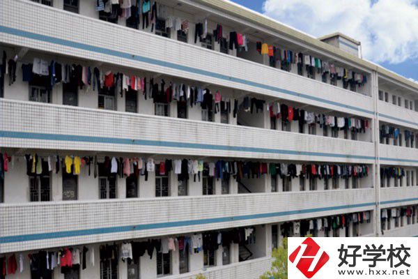 桃江縣職業(yè)中專學(xué)校辦學(xué)條件怎么樣？