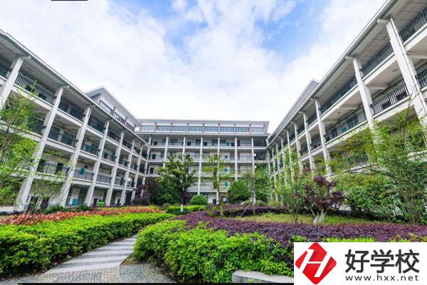 湘西有學習中西面點的學校嗎？專業(yè)好就業(yè)嗎？