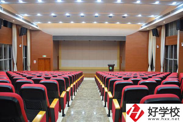 常德女子外語學校有哪些專業(yè)，就業(yè)前景如何？