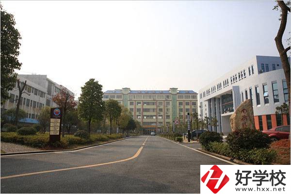資興市職業(yè)技術(shù)學校值得報考嗎？有什么專業(yè)可以學？