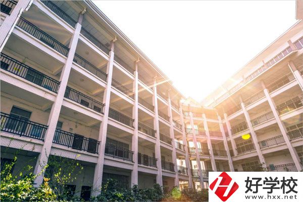 在湘西州有哪些公立技校？