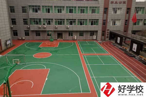 長沙康明職業(yè)中專學(xué)校環(huán)境怎么樣？有哪些專業(yè)？