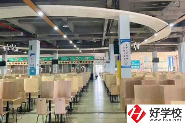 長(zhǎng)沙經(jīng)貿(mào)職業(yè)中專有哪些招生專業(yè)？學(xué)費(fèi)是多少？