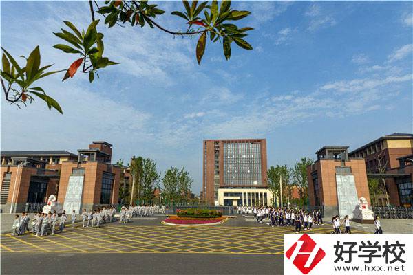常德汽車(chē)機(jī)電學(xué)校的學(xué)校設(shè)施怎么樣？就業(yè)前景如何？