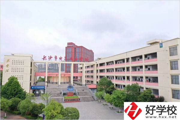 長沙電子工業(yè)學(xué)校的學(xué)生能升學(xué)嗎？學(xué)費要多少？