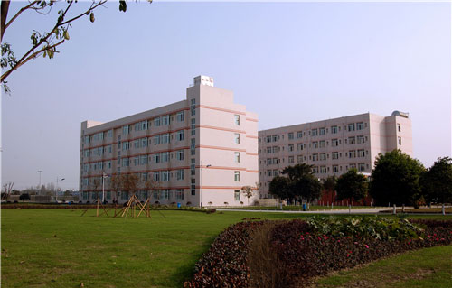 四川礦產(chǎn)機(jī)電技師學(xué)院好不好？