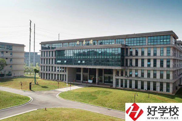 株洲的中職學(xué)校里有沒(méi)有工藝美術(shù)專業(yè)？