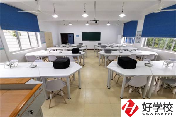 去湘潭鐵路工程學(xué)校怎么乘車？要帶什么資料？