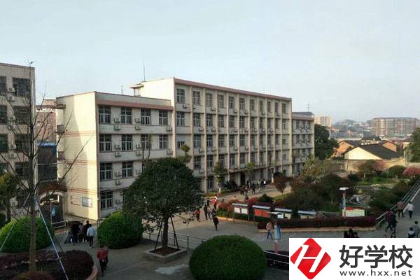 湖南有學(xué)服裝設(shè)計與工藝專業(yè)的職校嗎？就業(yè)情況如何？