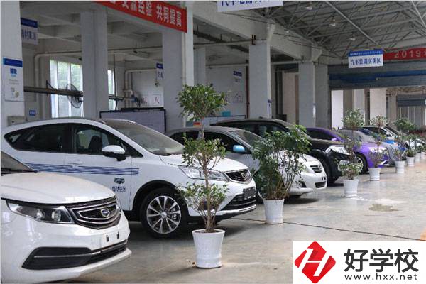 湖南吉利汽車職業(yè)技術(shù)學院(中職部)實訓室