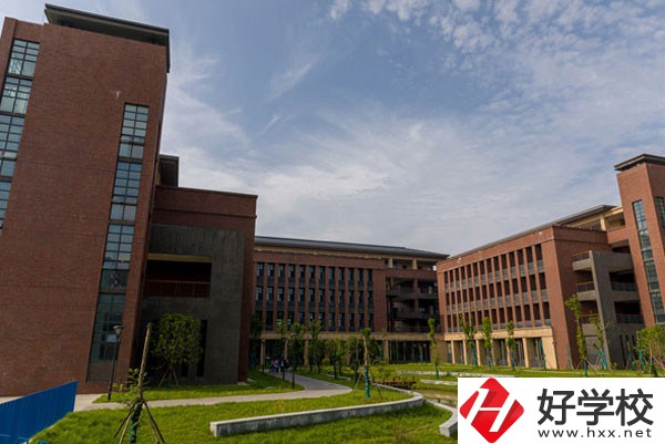 常德有哪些外語(yǔ)中職學(xué)校？開設(shè)有什么專業(yè)？