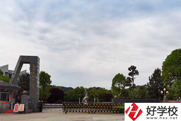 在懷化市會(huì)同縣有哪些中專學(xué)校？具體開(kāi)設(shè)了什么專業(yè)？