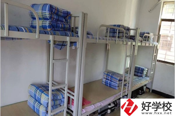 郴州城市經(jīng)濟(jì)職校有哪些專業(yè)？一年學(xué)費(fèi)多少？