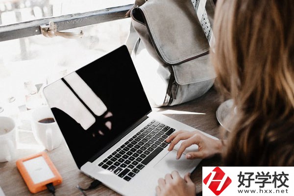 懷化市商貿(mào)經(jīng)濟(jì)管理學(xué)校好不好？宿舍怎么樣？