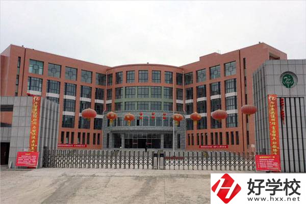 湘西花垣縣有中專學(xué)校嗎？學(xué)校怎么樣？