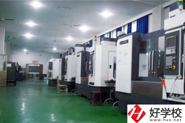 湖南兵器工業(yè)高級技工學(xué)校入學(xué)要注意什么？學(xué)費(fèi)多少？