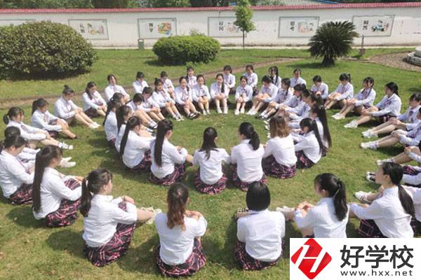 湘潭湘鄉(xiāng)市華光電子工業(yè)職校的教學(xué)條件怎么樣？