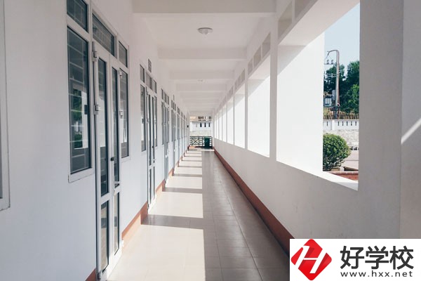 湖南有哪些衛(wèi)校？初中畢業(yè)讀衛(wèi)校好不好？