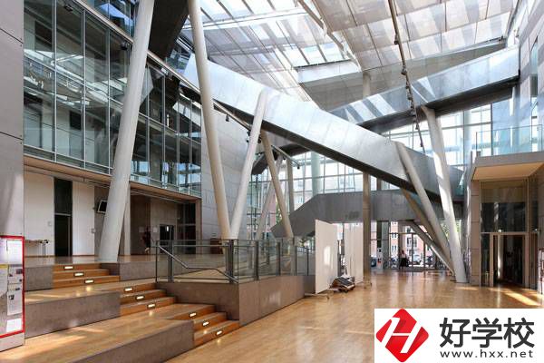 湖南職高學(xué)校排名較好的學(xué)校是哪些？有什么專(zhuān)業(yè)？