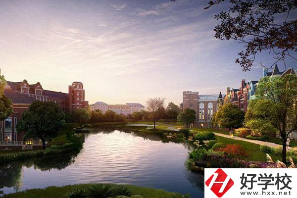 長沙市拔萃中等職業(yè)學(xué)校環(huán)境怎么樣？是公辦還是民辦？