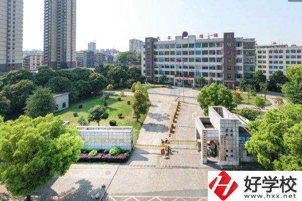 湖南省汽車技師學(xué)院辦學(xué)規(guī)模如何？設(shè)有哪些專業(yè)？