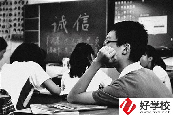 在湖南讀高中和讀職高有什么不同？職高生有什么優(yōu)勢？