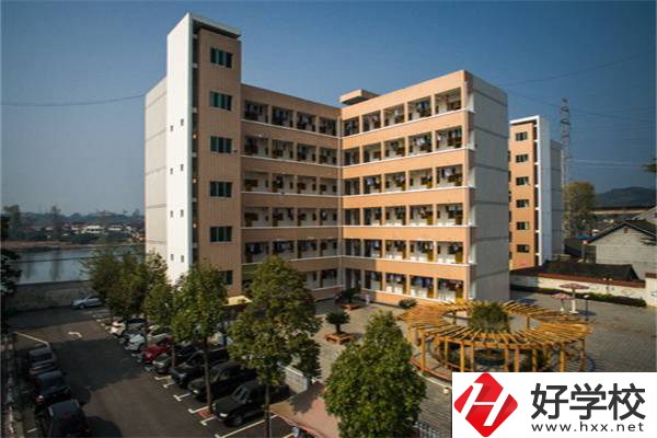 懷化芷江縣有所職高學(xué)校的名字是什么？
