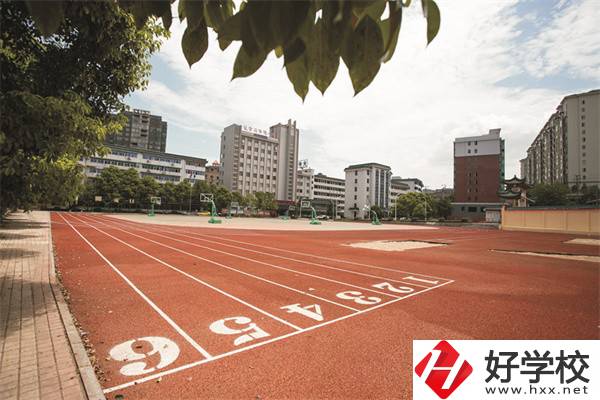 衡陽市信息網(wǎng)絡(luò)工程學(xué)校是公辦還是民辦？學(xué)費(fèi)是多少？