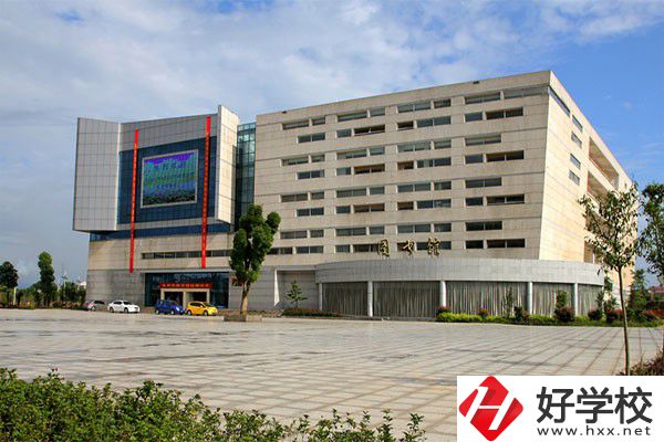 永州有中職部的大專有哪幾所？收費(fèi)標(biāo)準(zhǔn)是多少？