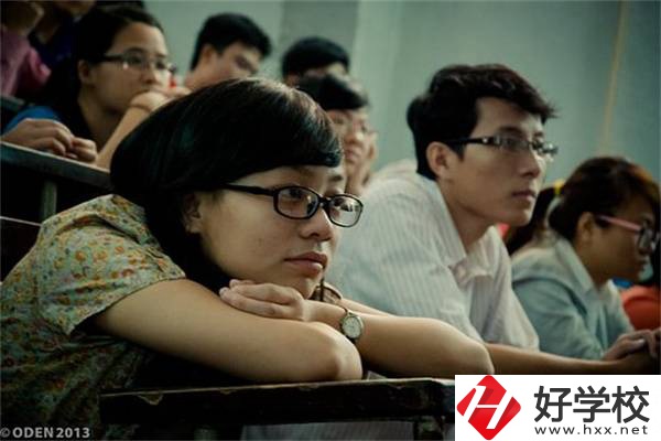 湖南初中畢業(yè)成績(jī)非常差選什么學(xué)校好？還有前途嗎？