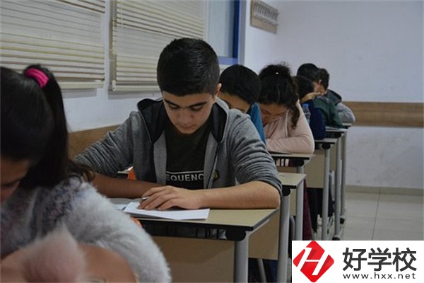 在湖南就讀中專限制戶籍嗎？上中專好不好？
