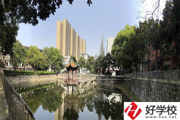 邵陽工業(yè)學校的地址在哪里？有哪些乘車路線？