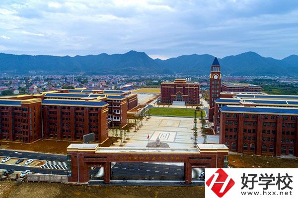 湘北職業(yè)中專學(xué)校是公辦的還是民辦的？在哪里？