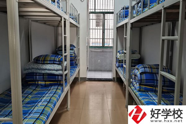 湖南省工業(yè)貿(mào)易學校招生要求有哪些？