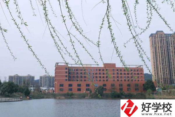 岳陽(yáng)有哪些公辦技校？學(xué)費(fèi)一般是多少？