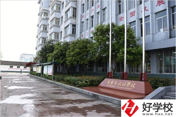 張家界旅游學校是湖南省重點學校嗎？