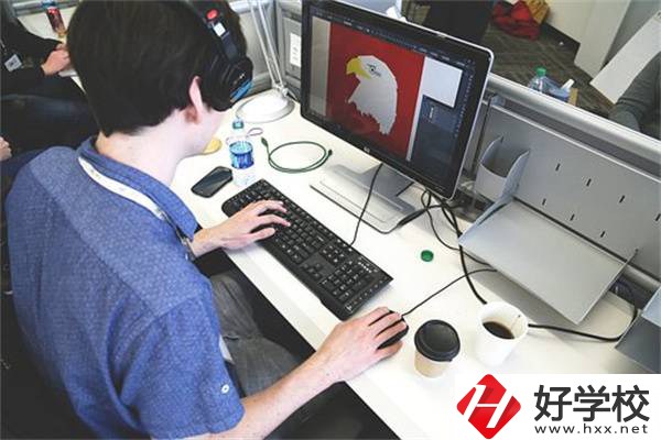 湖南初中生讀職校學(xué)什么專業(yè)比較好？哪個(gè)專業(yè)好考公？
