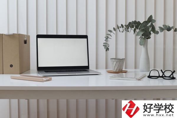 永州第二技工學(xué)校怎么樣？學(xué)校是公辦的嗎？
