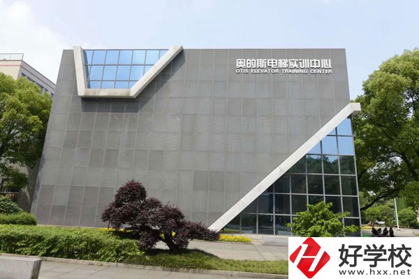 湘潭信息中等職校如何？學(xué)費情況怎么樣？
