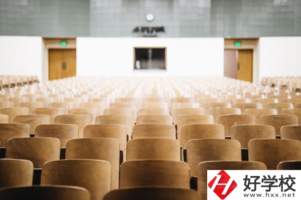 桂陽縣職業(yè)技術(shù)教育學(xué)校招生辦電話是什么？