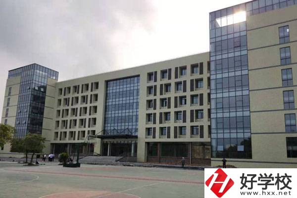 湖南省永州市工業(yè)貿(mào)易中等專業(yè)學(xué)校的辦學(xué)實(shí)力怎么樣？