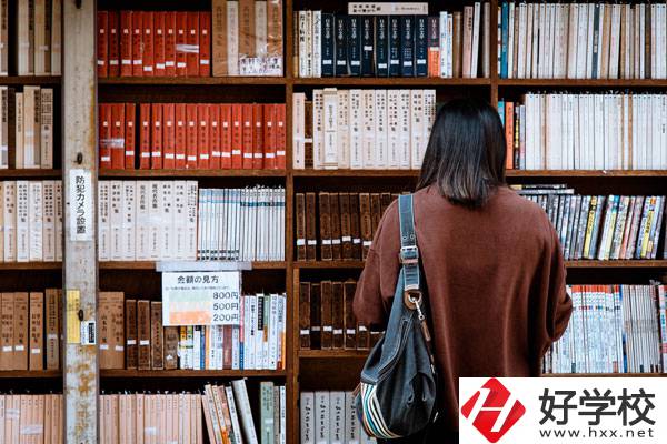 南岳區(qū)職業(yè)中等專業(yè)學(xué)校環(huán)境好不好，宿舍怎么樣？