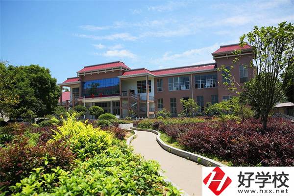 懷化的公辦中專有什么辦學特色？可以學什么專業(yè)？