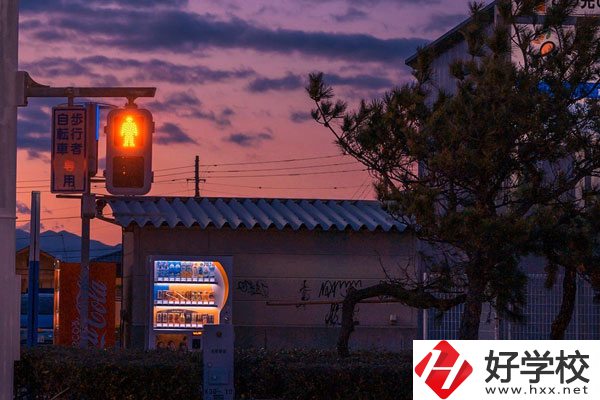 株洲市工業(yè)中等學校怎么樣？環(huán)境好嗎？