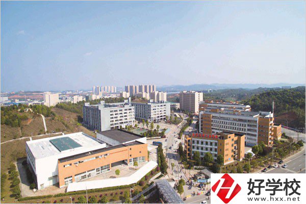 長(zhǎng)沙汽車(chē)工業(yè)學(xué)校怎么樣？學(xué)費(fèi)貴嗎？