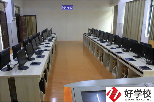 通道縣職業(yè)中等專業(yè)學(xué)校在哪？學(xué)費(fèi)需要多少？